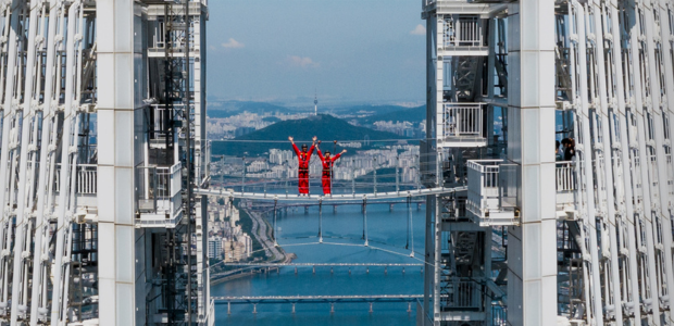 877 pixels placeholder image